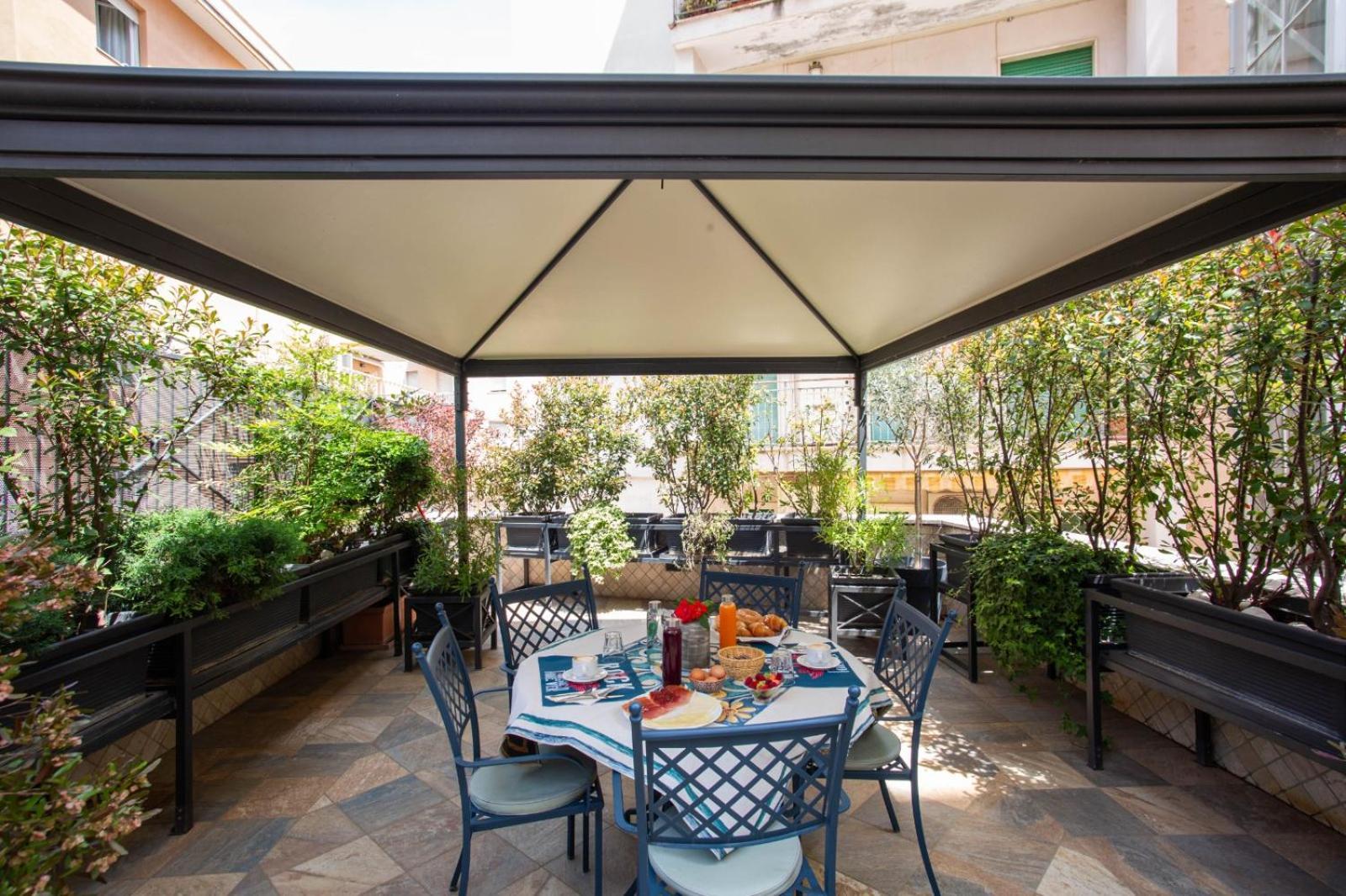 Little Rock Guest House Гаэта Экстерьер фото