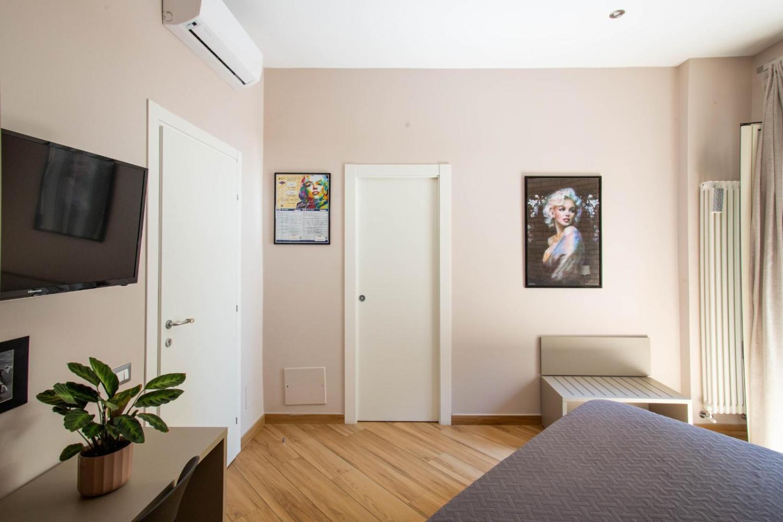 Little Rock Guest House Гаэта Экстерьер фото